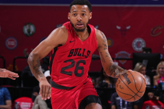 裁员可能？为了腾出名额或节省开支，科菲的非保障合同很危险。